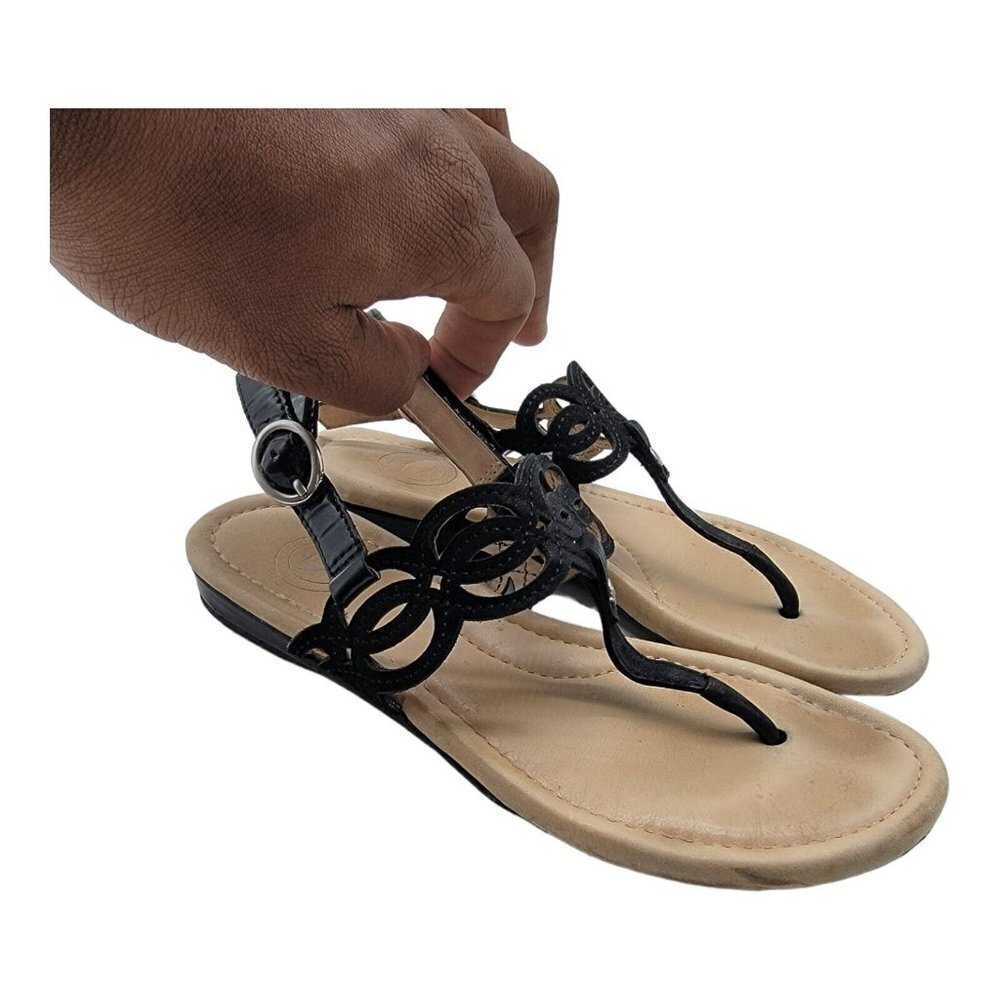 Nurture Sz 8 thong sandals Flats Patent Leather Strap Womens